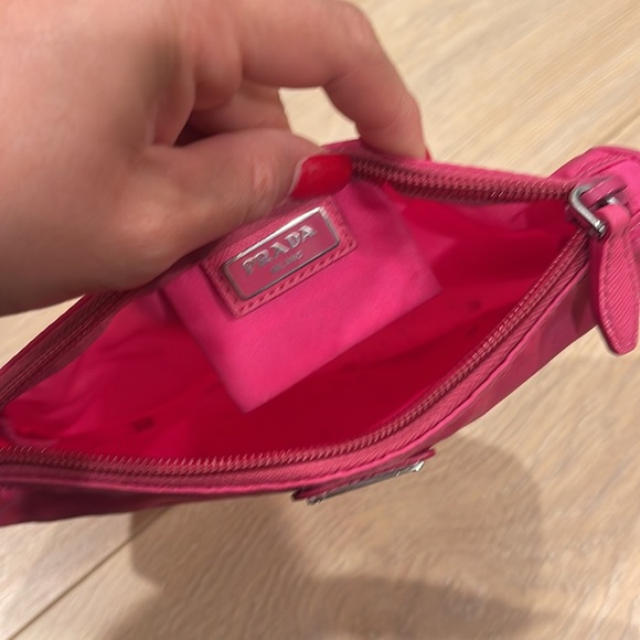 Prada toiletry bag - Picture 4 of 7